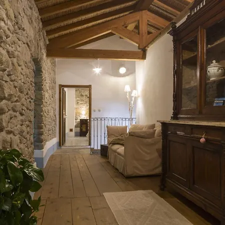 Cortis Antigas Bed & Breakfast Gesturi