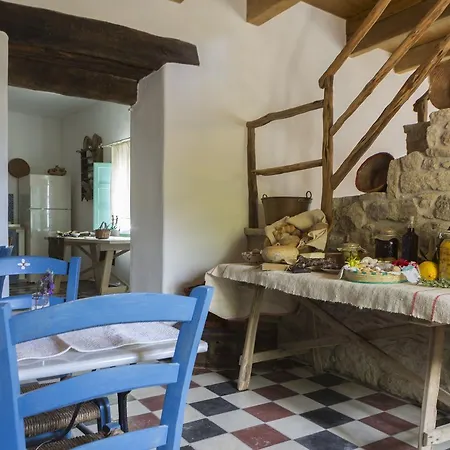 Cortis Antigas Bed & Breakfast