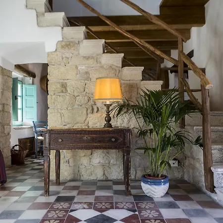 Cortis Antigas Bed & Breakfast Gesturi