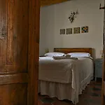 Cortis Antigas Bed and Breakfast Gesturi
