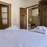 Cortis Antigas Bed and Breakfast Gesturi