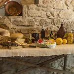 Cortis Antigas Bed and Breakfast Gesturi