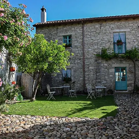 Cortis Antigas Bed and Breakfast