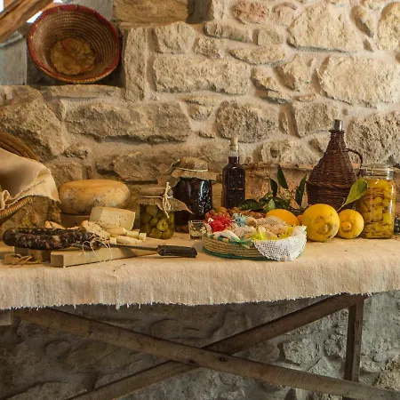 Cortis Antigas Couette-café Gesturi